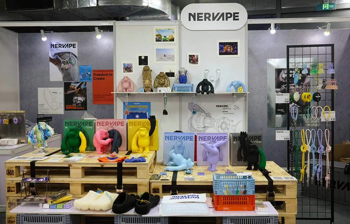 AMAZING TOY SHOW